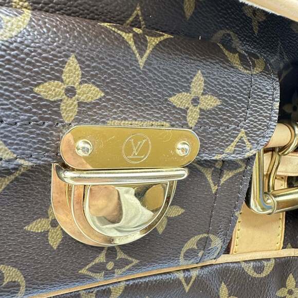 LOUIS VUITTON Authentic Brown Monogram Shoulder Bag